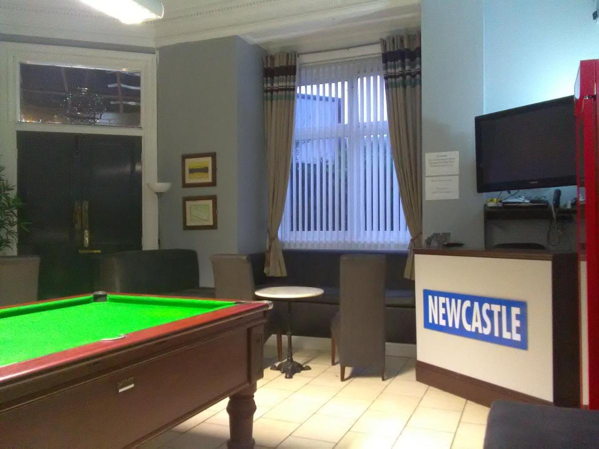 Newcastle West Hotel & Bar Экстерьер фото