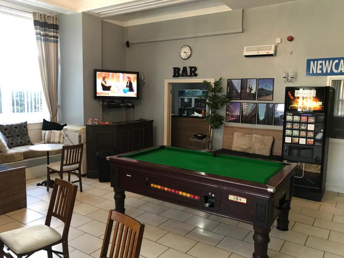 Newcastle West Hotel & Bar Экстерьер фото